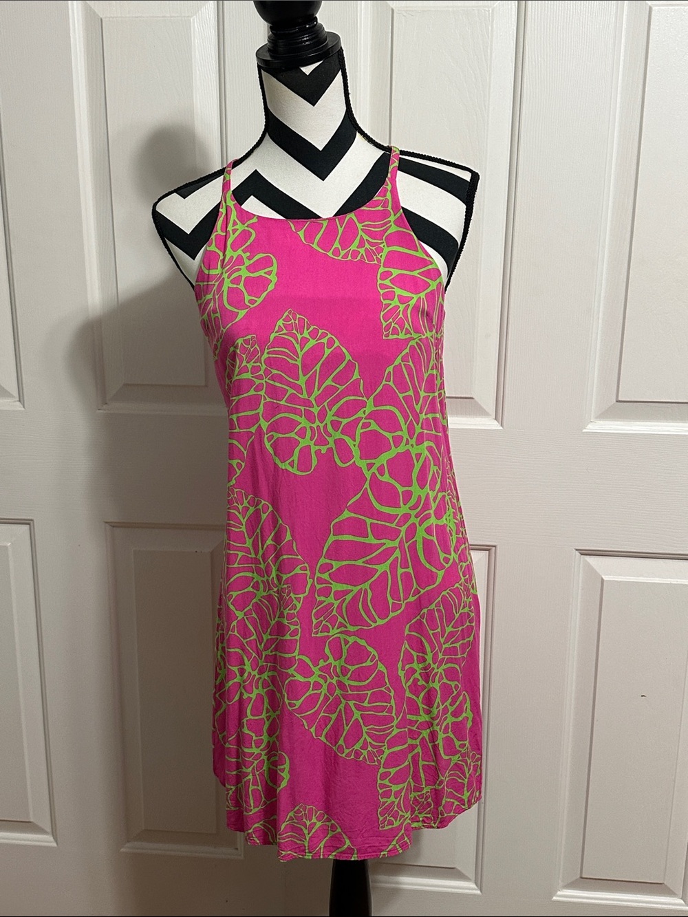 Escapada Hot Pink Dress with Lime Green Leaf Print